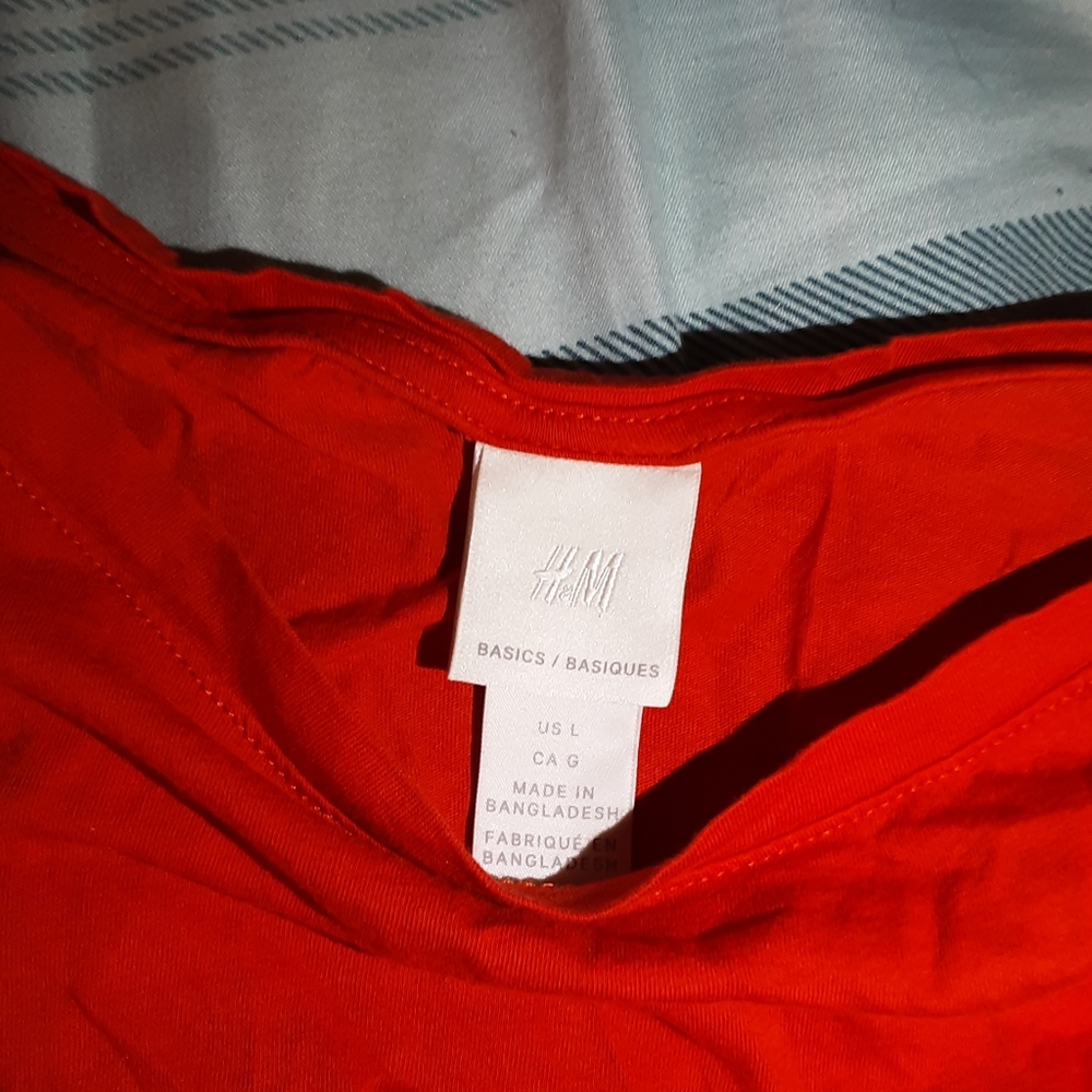 New Basic H&M Tee - Picture 2 of 2